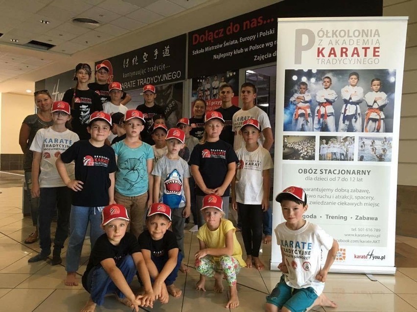 Młodzi karatecy trenowali w Krakowie podczas pierwszej pókolonii 