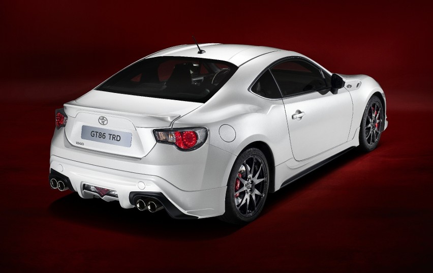 Akcesoria TRD Performance Line do sportowego modelu GT86,...