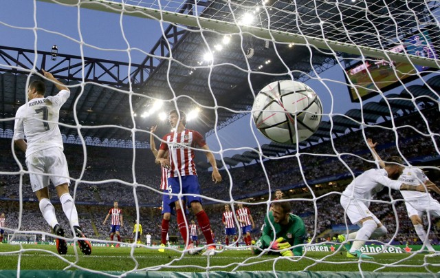 Trwa finał piłkarskiej Ligi Mistrzów. Jak na razie Real Madryt prowadzi z Atletico 1;0.  Gola strzelił Sergio Ramos.