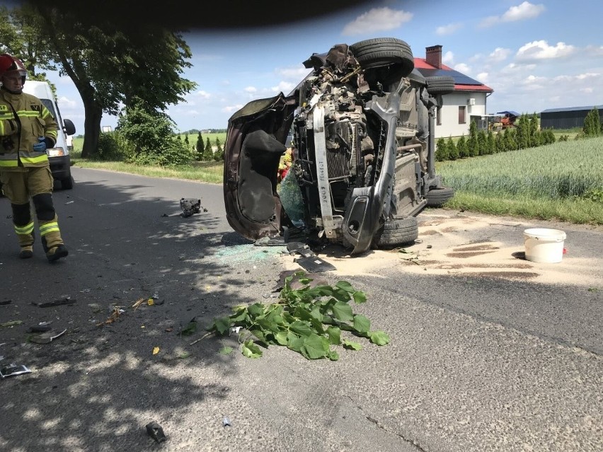 - Za kierownicą siedziała 57-letnia kobieta - uzupełnia st....