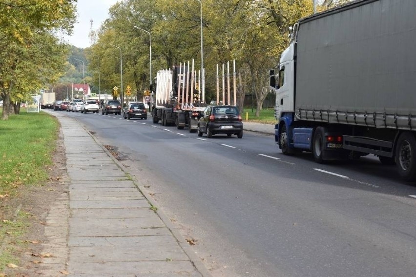 W Krośnie Odrzańskim często tworzą się korki. Wystarczą...