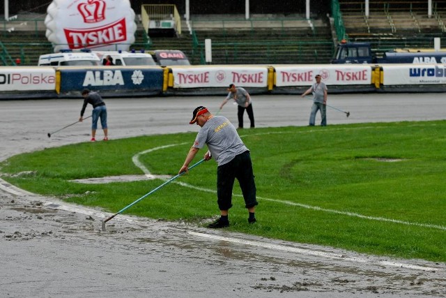 W 2011 roku deszcz uniemożliwił jazdę we Wrocławiu. W niedzielę było tak samo