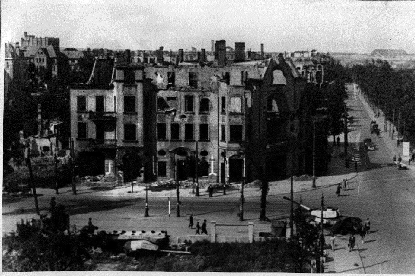 Jeden z ciekawszych widoków Poznania z 1945 roku. Spojrzenie...