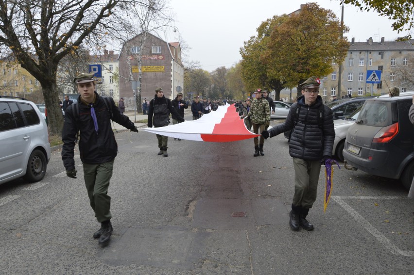 Starsi i młodsi, całe rodziny i grupki znajomych - gorzowian...