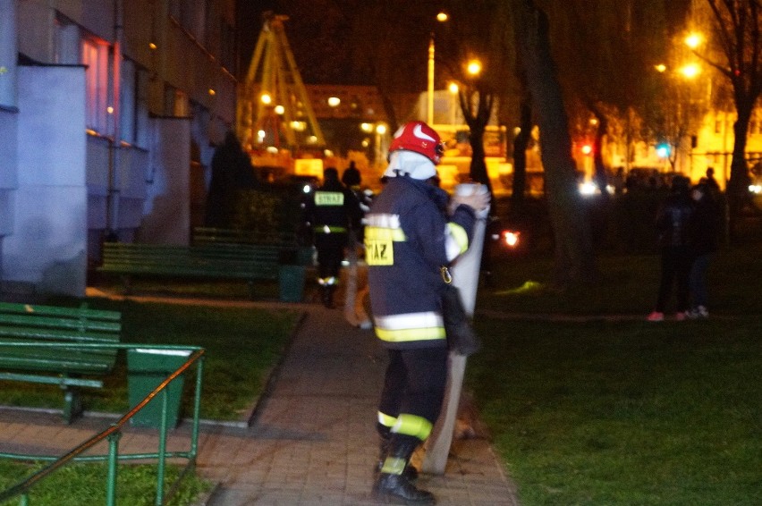 Jedna osoba poszkodowana w pożarze przy Wojska Polskiego [FOTO]