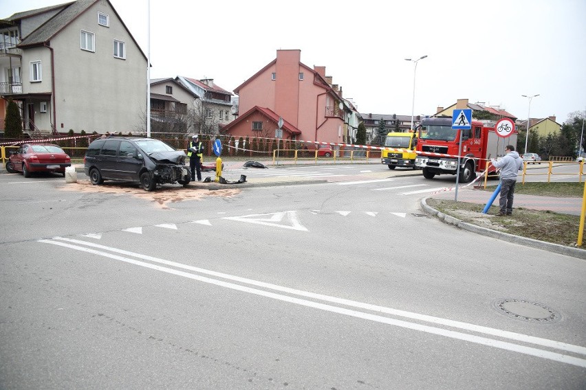 Kolejny wypadek na skrzyżowaniu ulic Korczaka i Poznańskiej (ZDJĘCIA, WIDEO)