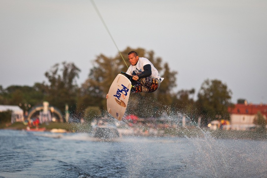 Zalew w Domaniowie będzie areną zmagań najlepszych zawodników w kraju. W sobotę, 7 lipca, Mistrzostw Polski wakeboard i wakeskate