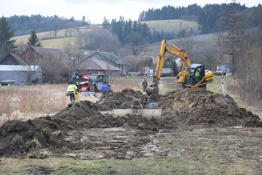 Stary Sącz. Gmina rozbudowuje wodociągi i kanalizację za grube miliony