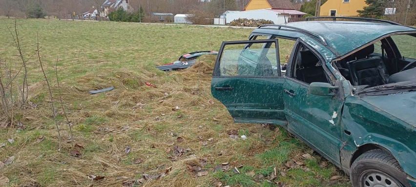 Poważny wypadek w Lubuczewie. Mazda wjechała w volkswagena....