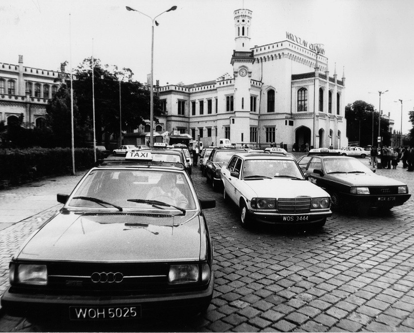 Audi i mercedes były popularnymi samochodami wśród...