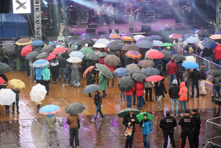 Dni Rybnika 2017: Koncerty Lata na Maxxxa pod parasolami