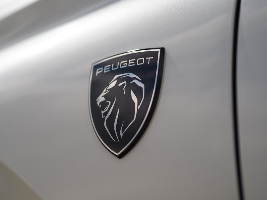 Peugeot 308 SW 1.6 HYbrid 225 KM. Pierwsze wrażenia, dane techniczne, ceny i konkurencja