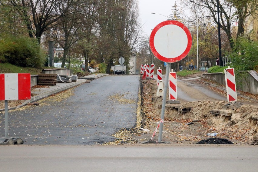 Przebudowa ronda u zbiegu Racławickich, Kraśnickiej, Warszawskiej i Sikorskiego wchodzi w ostatnią fazę. Zmiany na Puławskiej