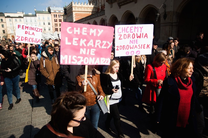 Manifa na Rynku Głównym w Krakowie.