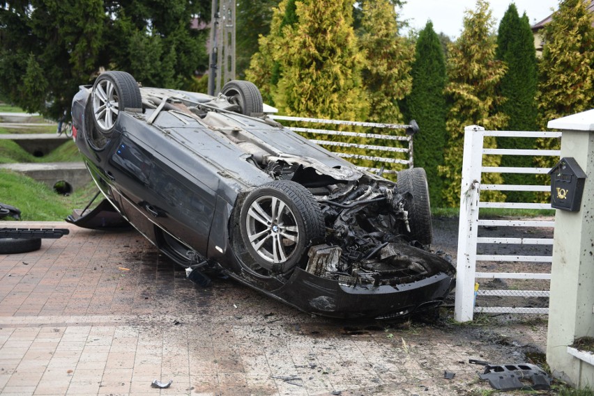 21-latek dachował BMW w Nakle koło Przemyśla. Młody kierowca miał 2 promile alkoholu w organizmie 