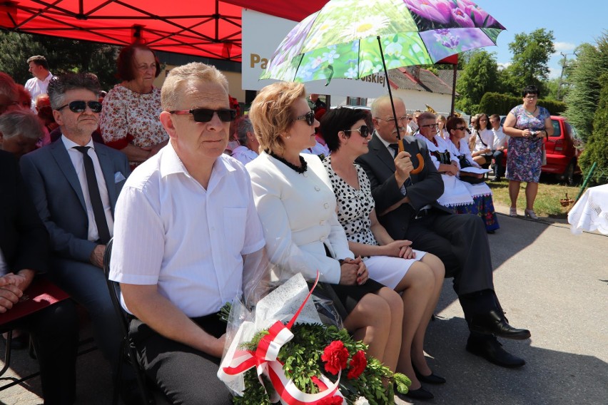 Odsłonili kamień, na którym podczas wojny doszło do tragedii. 75-lecie pacyfikacji Skałki Polskiej w gminie Łopuszno