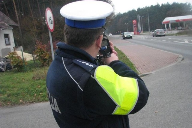 Od piątku (18 kwietnia) do poniedziałku funkcjonariusze ruchu drogowego na terenie całego kraju prowadzić będą działania "Bezpieczny Weekend - Wielkanoc&#8221;.