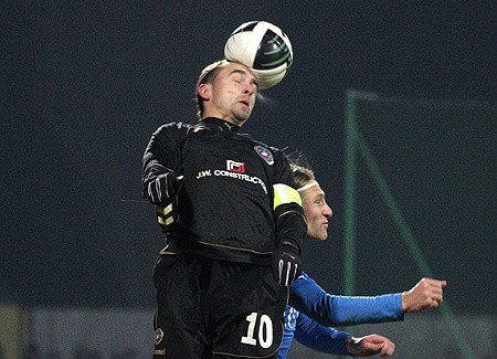 Adrian Mierzejewski został wybrany przez kapitanów i trenerów najlepszym piłkarzem w Ekstraklasie