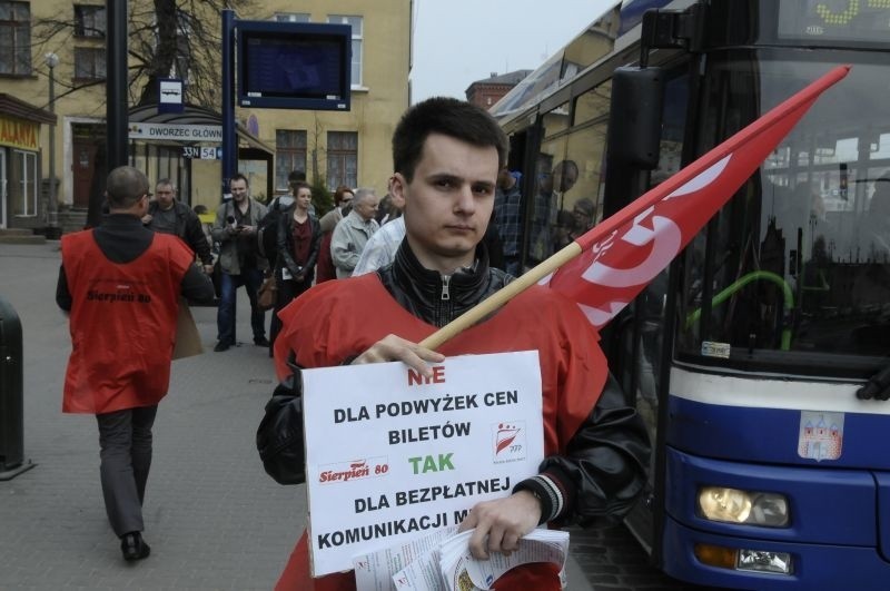 Nie chcą podwyżek, chcą darmowej komunikacji miejskiej w Bydgoszczy [zdjęcia]