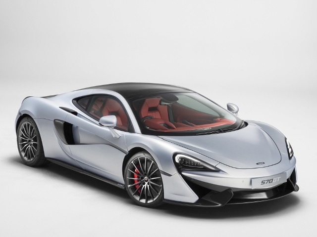 McLaren 570GTZa napęd odpowiada podwójnie doładowana jednostka V8 3.9 l.  Silnik generuje 570 KM oraz 600 Nm maksymalnego momentu obrotowego. Fot. McLaren