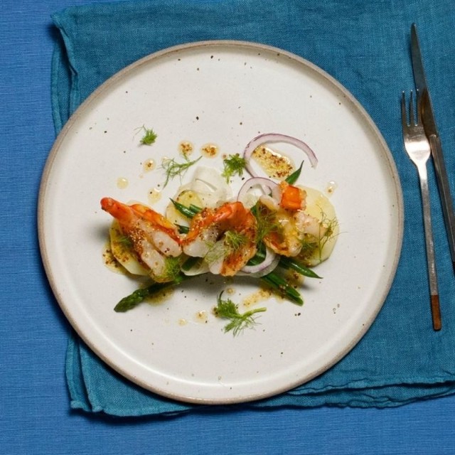 Jedzmy ryby i owoce morza na zdrowie! Zobacz ciekawe przepisy. Na zdjęciu smażone krewetki królewskie.