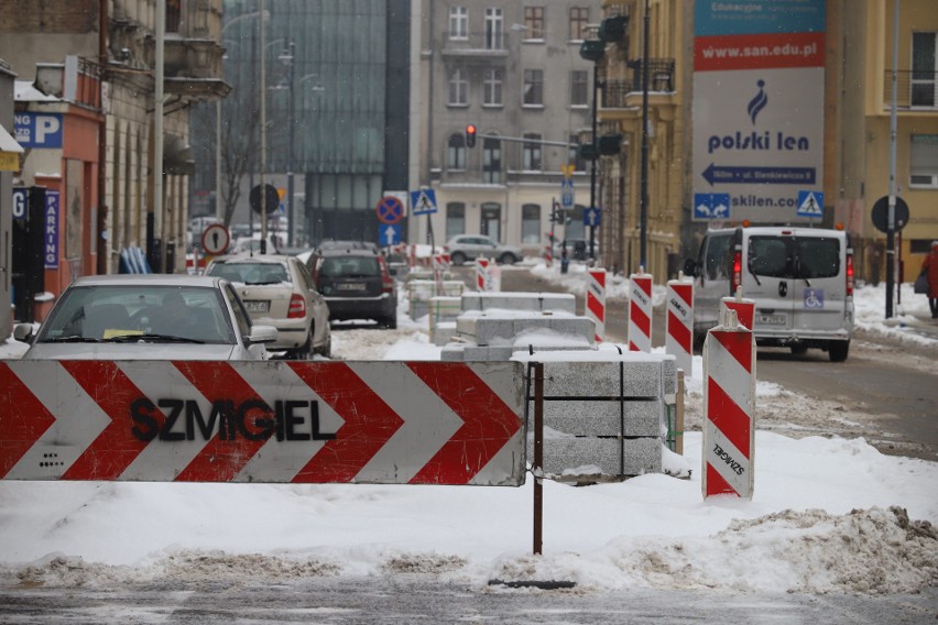 Roboty na placu budowy ul. Sienkiewicza znów zostały...