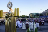 Boże Ciało 2019. Kiedy wypada święto? Czy Boże Ciało to dzień wolny od pracy? Czy będą otwarte sklepy? Czy trzeba iść do kościoła?