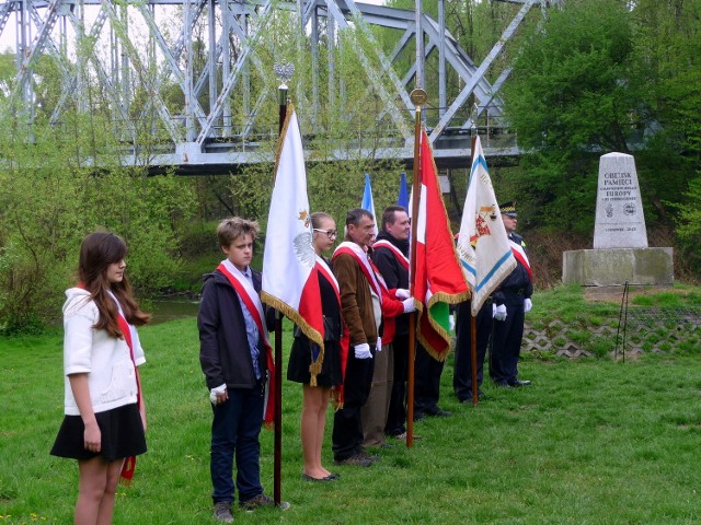 W Trójkącie Trzech Cesarzy na pograniczu Sosnowca i Mysłowic odbyły się 1 maja uroczystości związane z rocznicą wejścia Polski do Unii Europejskiej.