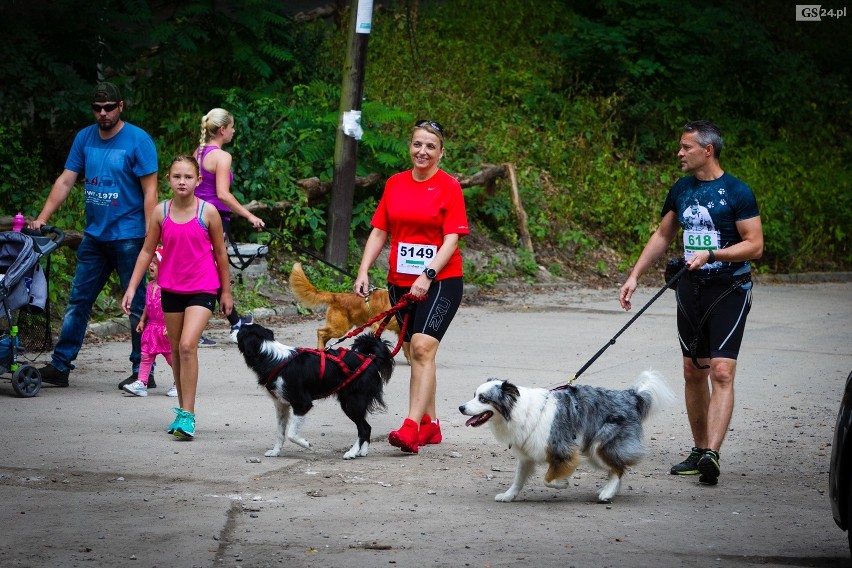 Charytatywny bieg Szczecin Run Hau 2019. Pobiegli w szczytnym celu [ZDJĘCIA]