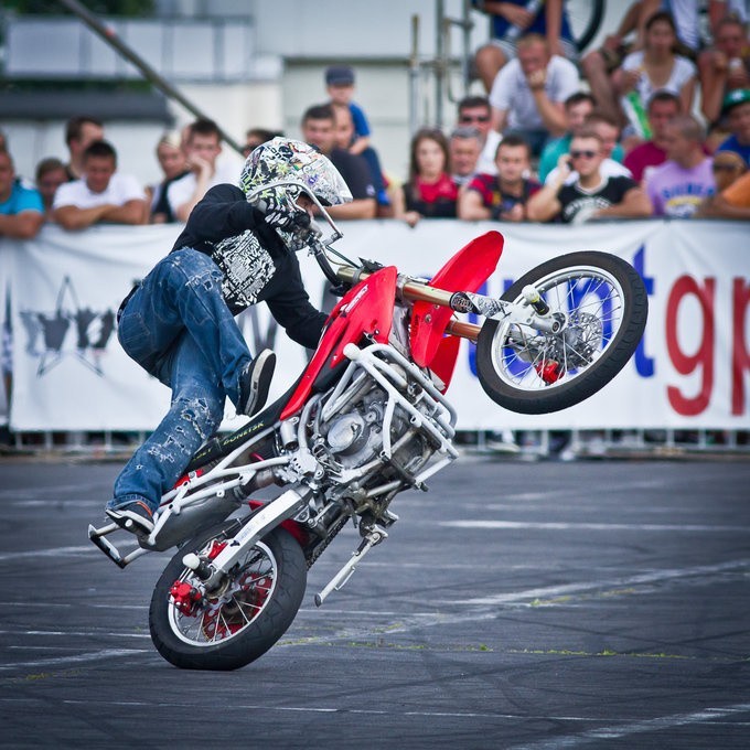 Akrobaci na motocyklach. Plus Stunt Grand Prix 2013 w Bydgoszczy