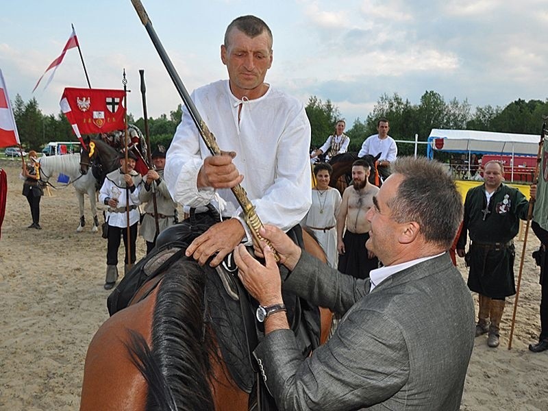 Na koniu Krzysztof Cymbał, zwycięzca turnieju