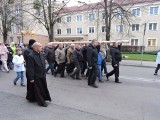 Droga Krzyżowa ulicami Ostrołęki. Jako pierwsi odprawili ją parafianie z fary