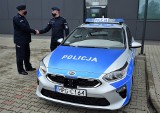 Powiat krakowski. Nowe radiowozy i kamera dla policjantów. Prezenty od samorządowców