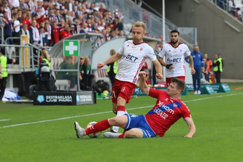 Piłka nożna. ŁKS w I lidze. A Raków Częstochowa ma już sukcesy...