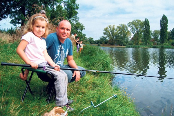 Arkadiusz Buchalski bardzo lubi łowić ryby nie tylko z żoną...