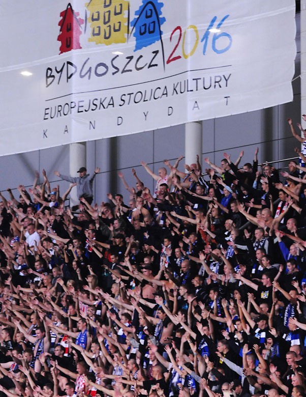 Fotoreportaż z meczu i zadymy na stadionie