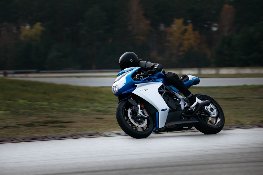 Marka MV Agusta nawiązała współpracę z Alpine, kultowym...