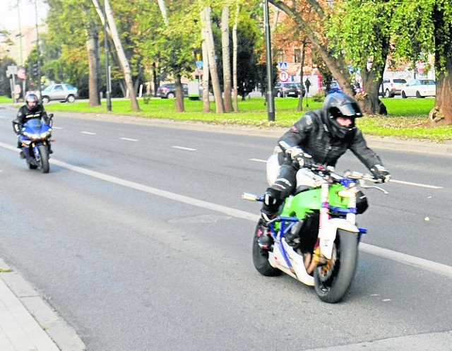 Pędzące, ryczące motocykle nie dają żyć mieszkańcom Osieka