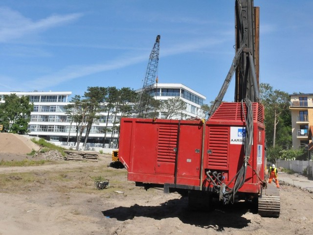 Wygląda na to, że gmina na lato wstrzyma budowę kolejnego apartamentowca firmy Firmus. Nie zezwoli na wjazd ciężarówek.