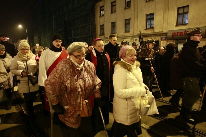 Łódzka Droga Krzyżowa przeszła ulicą Piotrkowską [zobacz galerię zdjęć]