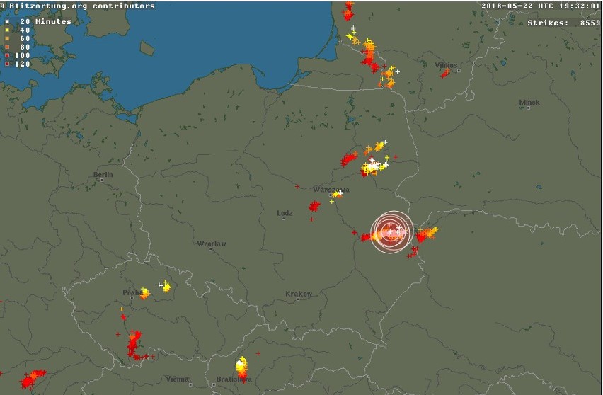 Wyładowania atmosferyczne w Polsce, godz. 21.35, 22 maja...