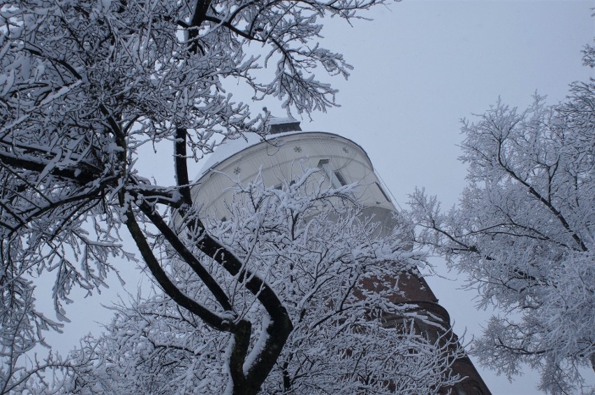 Zima codziennie przypomina o sobie przesypując Inowrocław...