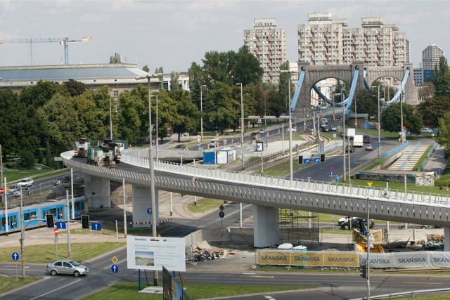 22.08.2011 wroclaw plac spoleczny . remont estakady na placem . most grunwaldzki w tle . estakada spoleczny budowa droga komunikacja gazeta wroclawska tomasz holod / polskapresse