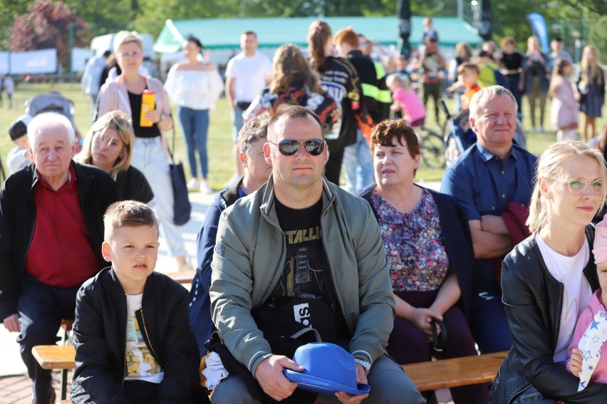 KasjaN wystąpił podczas Dni Połańca. Młody wokalista porwał publiczność. Zobacz zdjęcia