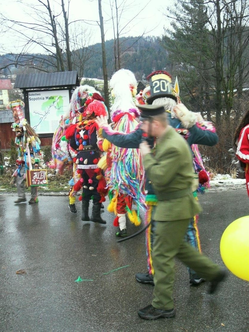 VIII Kolędowanie w Sopotni Małej. Było bardzo kolorowo i radośnie [ZDJĘCIA] 