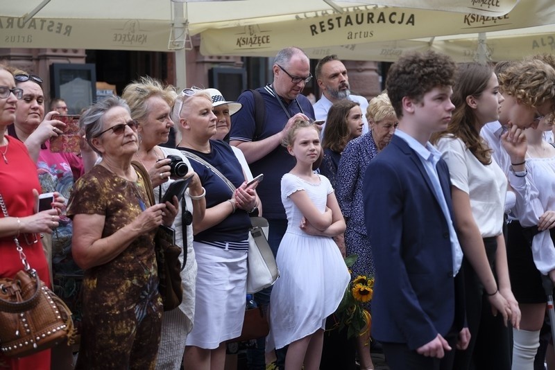 Oto najlepsza klasa w Toruniu! Jaką uzyskała średnią? Zobacz zdjęcia