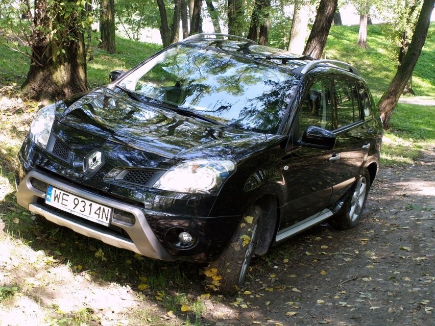 Renault Koleos, który do salonów w Europie trafił w 2008...