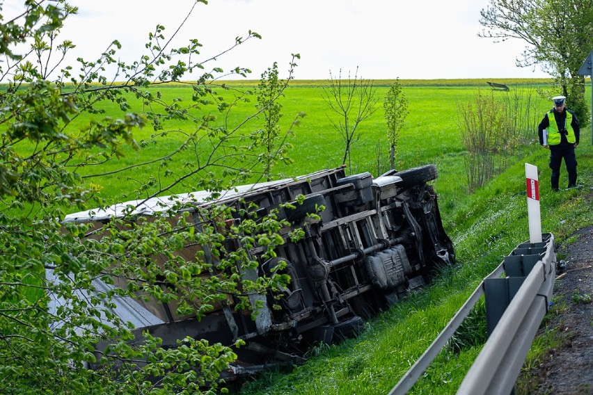 Do wypadku doszło około godz. 15 na drodze krajowej nr 92. Z...