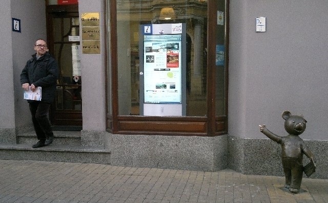 Jeden z turystycznych infokiosków zainstalowano na ul. Piotrkowskiej.