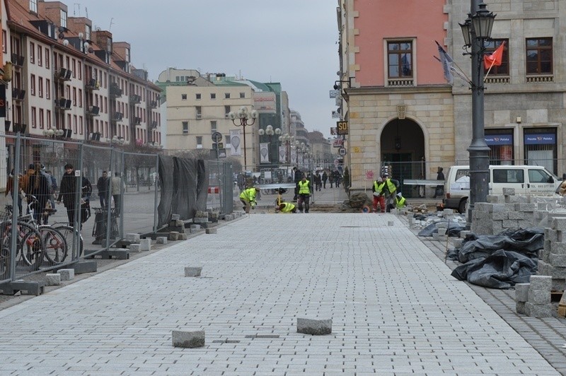 Pierwszy fragment szpilkostrady w Rynku już gotowy (FILM I ZDJĘCIA)